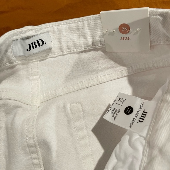 Just Black Denim JBD HW Classic Straight White Denim (BNWT) - Size 28. - Picture 3 of 5